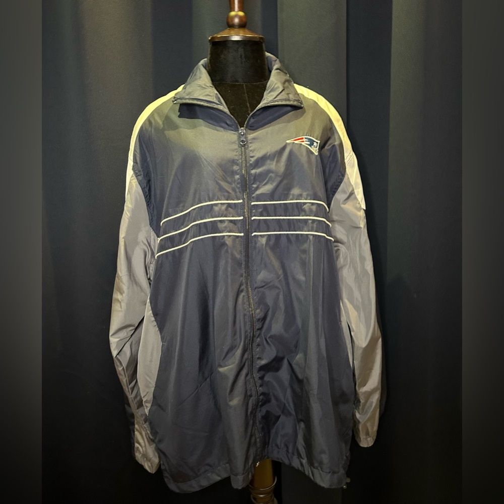 Vintage patriots windbreaker jacket